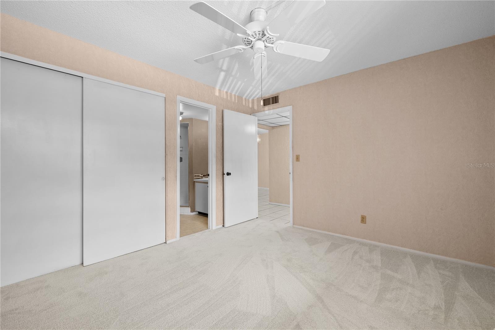 VILLAS DE GOLF CONDO - Residential