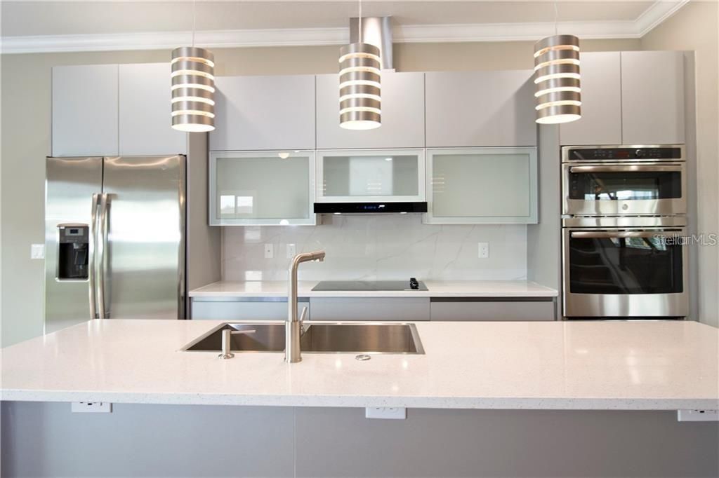 Photo of 1927 Greenbriar Terrace, Davenport, FL 33837 (MLS # O6401704)