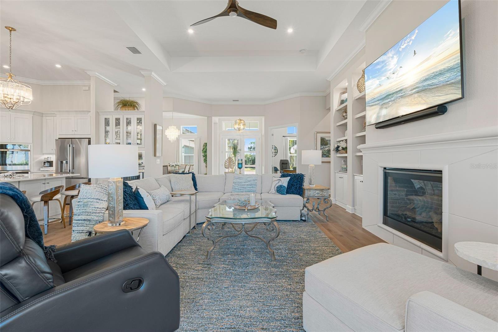 AZARIO ESPLANADE - Residential