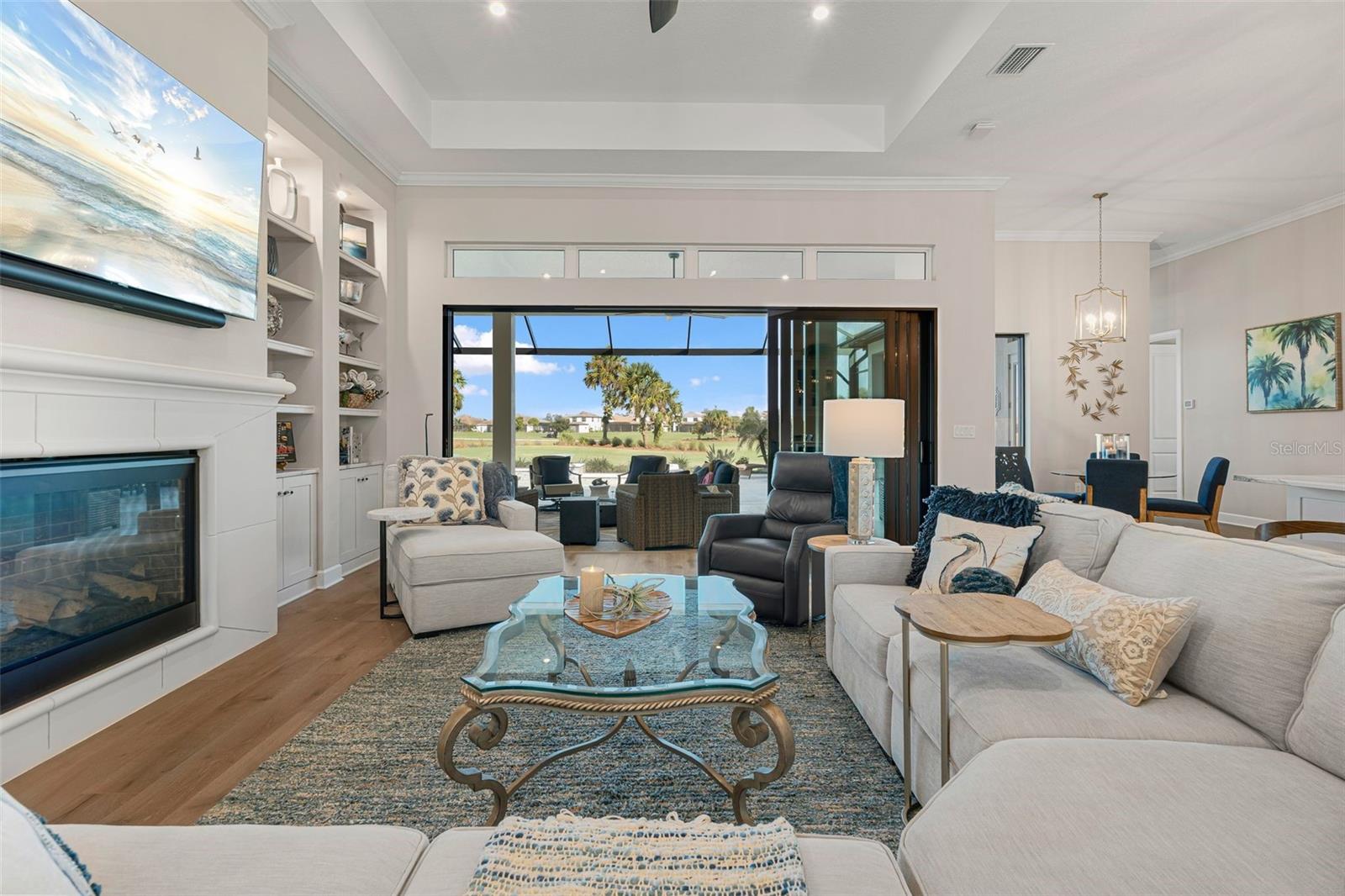 AZARIO ESPLANADE - Residential