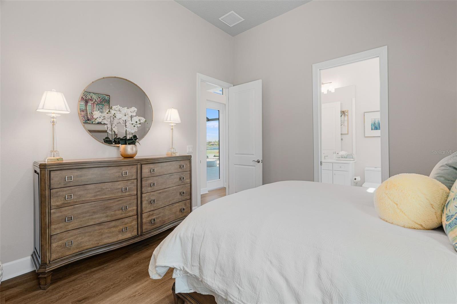 AZARIO ESPLANADE - Residential