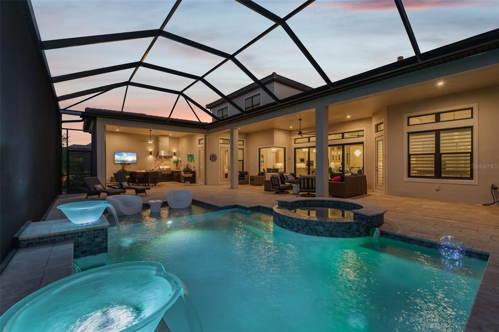 AZARIO ESPLANADE - Residential