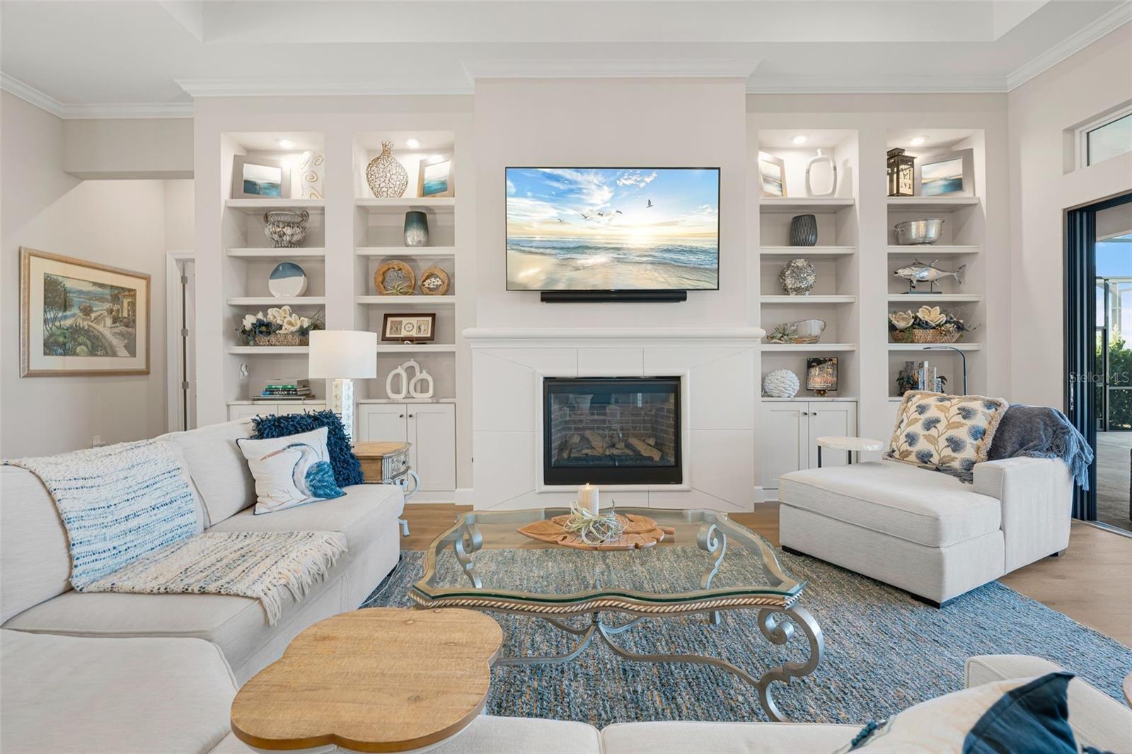 AZARIO ESPLANADE - Residential