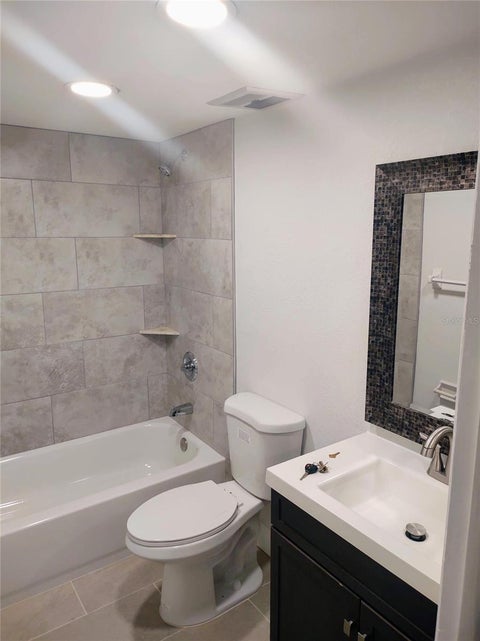 5725 12th Avenue N 304d, St Petersburg, FL 33710