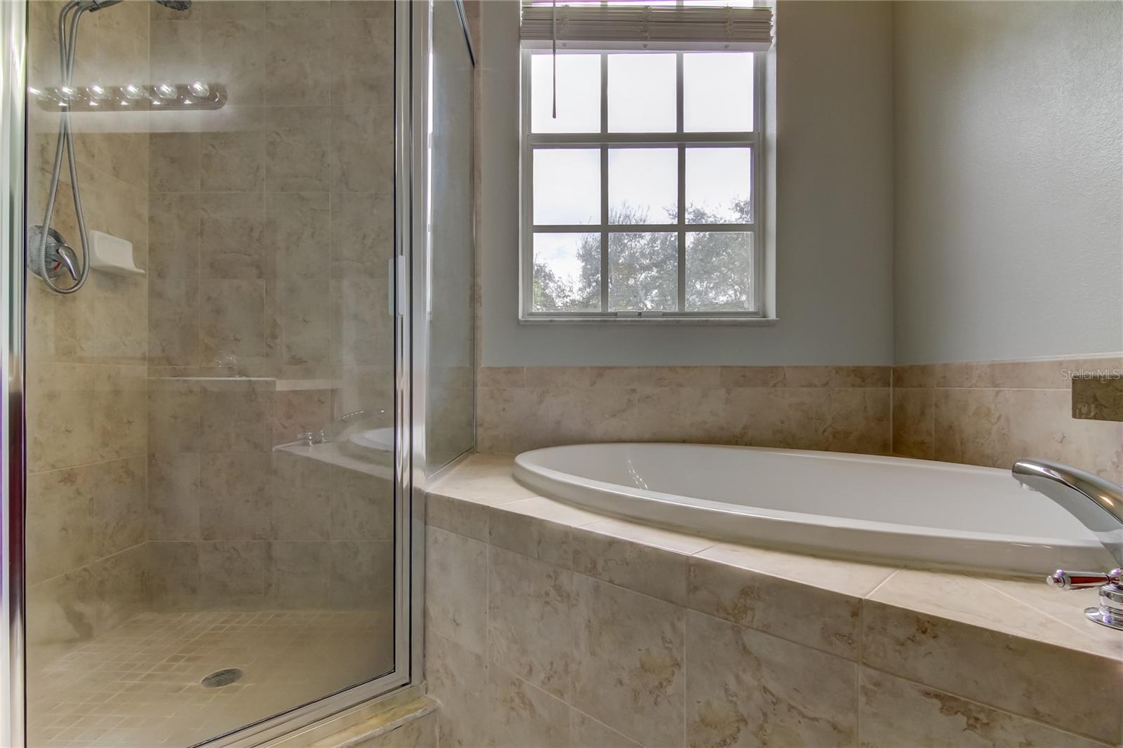 GUNN TWNHMS - Residential Lease