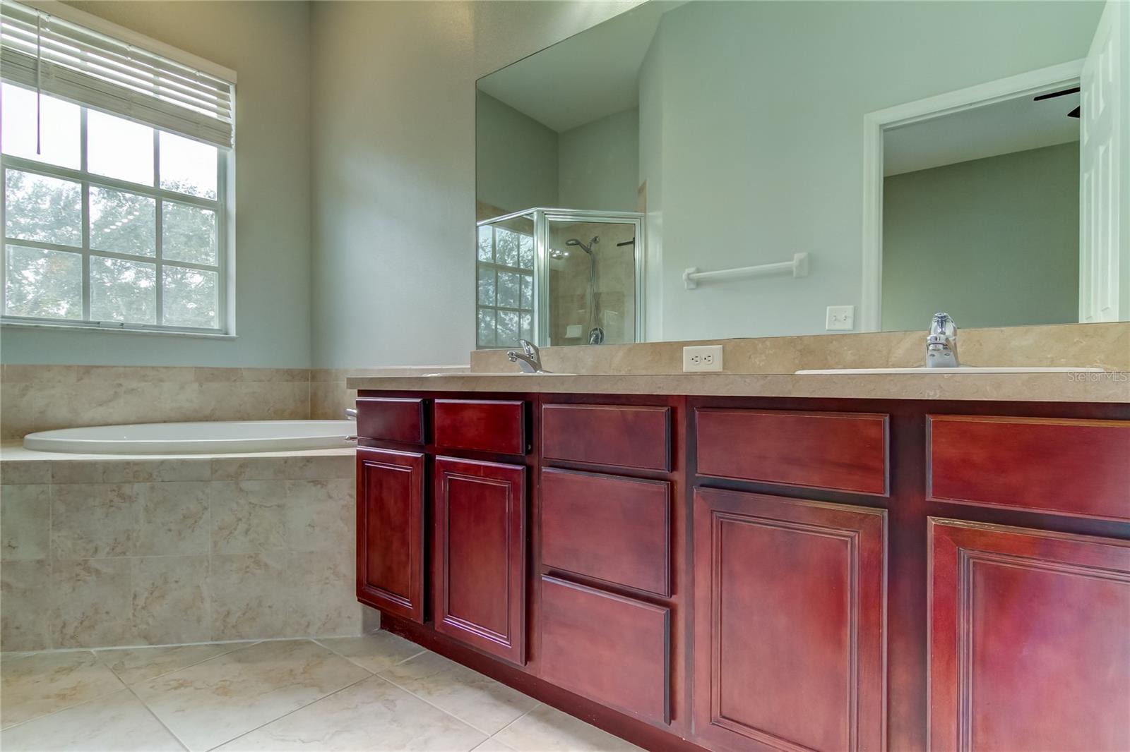 GUNN TWNHMS - Residential Lease