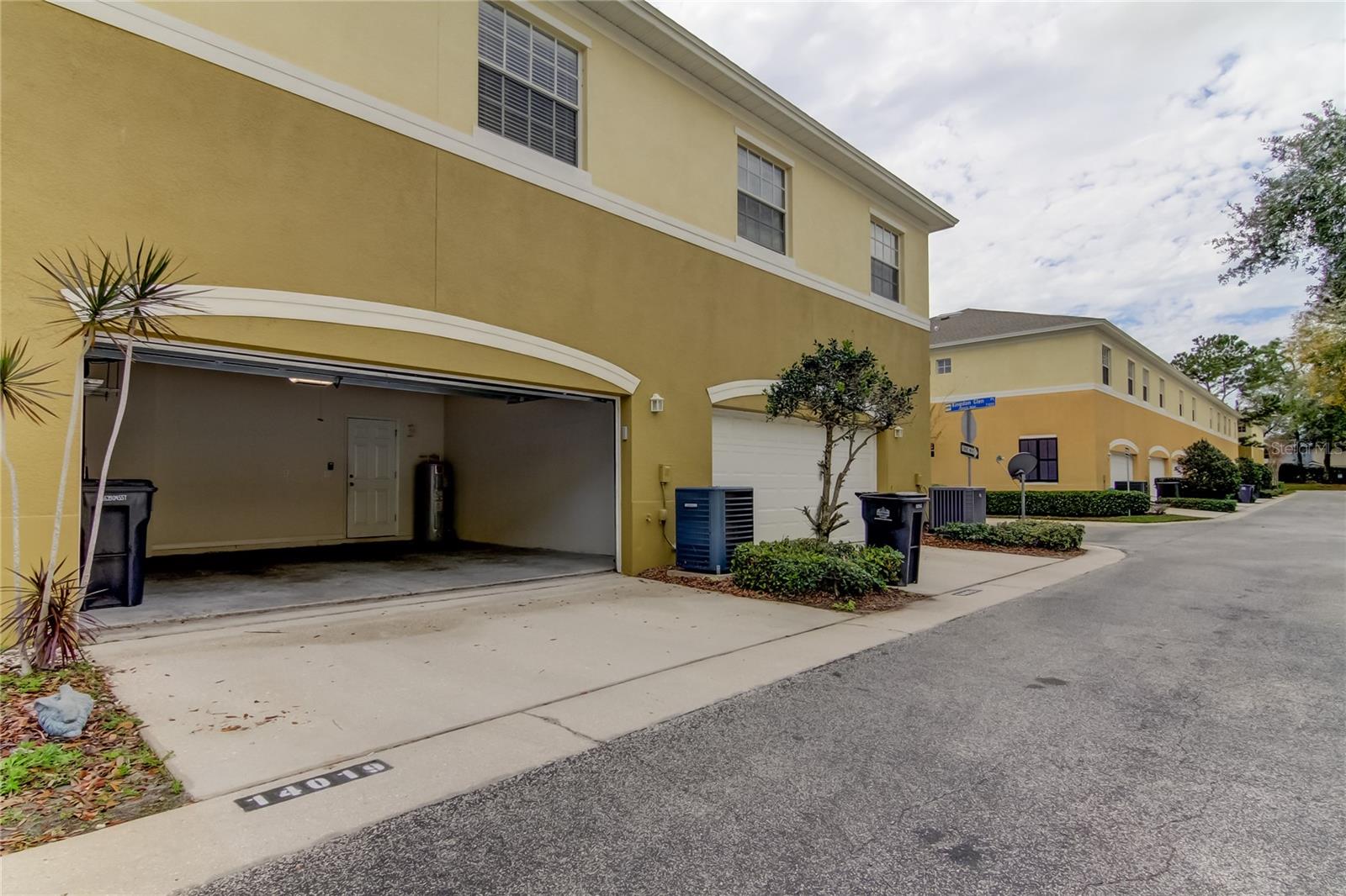 GUNN TWNHMS - Residential Lease