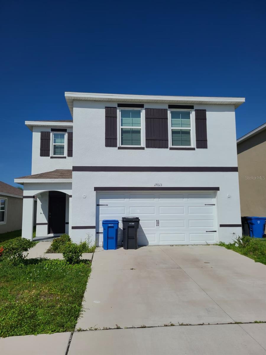 4 bedrooms and 21/2 Bahroom ,in desirable community at Southshore Bay,big crystal blue lagoon ,enjoy with the family flouting obtacle course, clear and blue water for your relaxing.
This home is move-in ready for tenants — schedule your private tour today and experience one of Wimauma’s most sought-after communities!