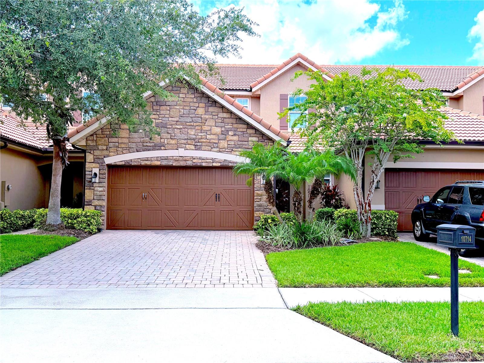 LOCATION, LOCATION, LOCATION!!! Beautiful 4 beds/ 3.5 baths/2 car garages Townhome in Eagle Creek! Master suite, laundry room and half bath are downstairs. Specious dining and living room combo with newer kitchen stainless steel appliances, 42" upper cabinets, and granite countertops with a breakfast bar. The kitchen was designed with backsplash, ample storge spaces and breakfast bar. Loft area after second floor staircase. Followed with total 3 bedrooms upstairs which including Jack and Jill suites on the left got its private balcony facing wide-open waterview. This community has 4.5 stars championshiop golf course, 14,000 square foot clubhouse with Prop Shop, a lounge, restaurant, and 24 hours guard gated entrance. There are a 10,000 sqft Recreation Center with large fitness center, speical events rooms, together with outdoor two-story open pavilion, large scale of resort-style swimming pool and kiddie pool, lighted tennis counrts, pickleball courts, playground, dog park and multi-purpose field for soccer, basballl and football. Curzon community swimming pool is also conveniently located close by.