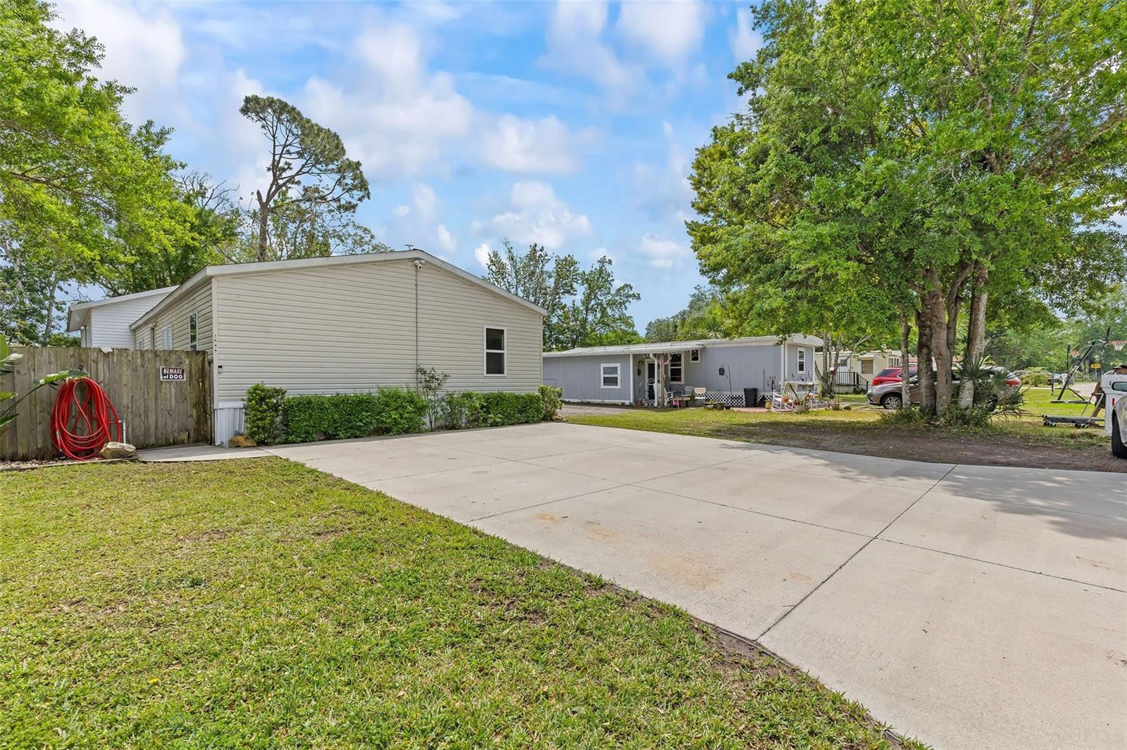 1079 GREEN ACRES CIRCLE N