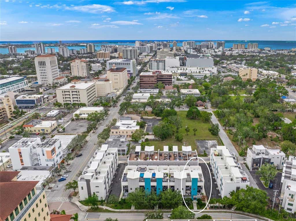 Photo of 72 N School Avenue, Sarasota, FL 34237 (MLS # A4703244)