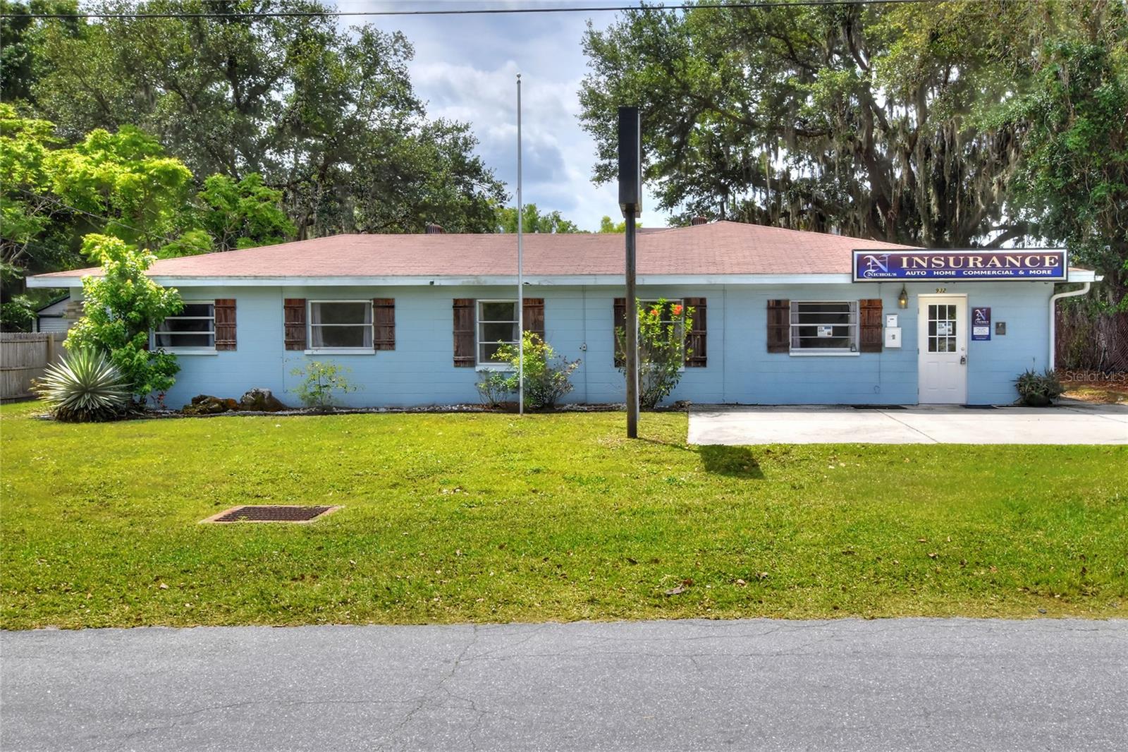 New metsl roof and windows installed!! Say hello to an opportunity in north Lakeland behind the Dominos Pizza. This building is located close to other major stores including large commercial complexes. The possibilities are almost endless. This building has 3 offices, 2 kitchens, 2 bathrooms (one being a full shower), 4 cubicles, and great parking in the rear. This building was set up as an insurance office and rented a 1 bedroom 1 bath on the side. Prior to insurance it was a solon. At list price incudes a new roof prior to closing. Don't let this opportunity pass you by and set your appointment today! New Roof! New windows!