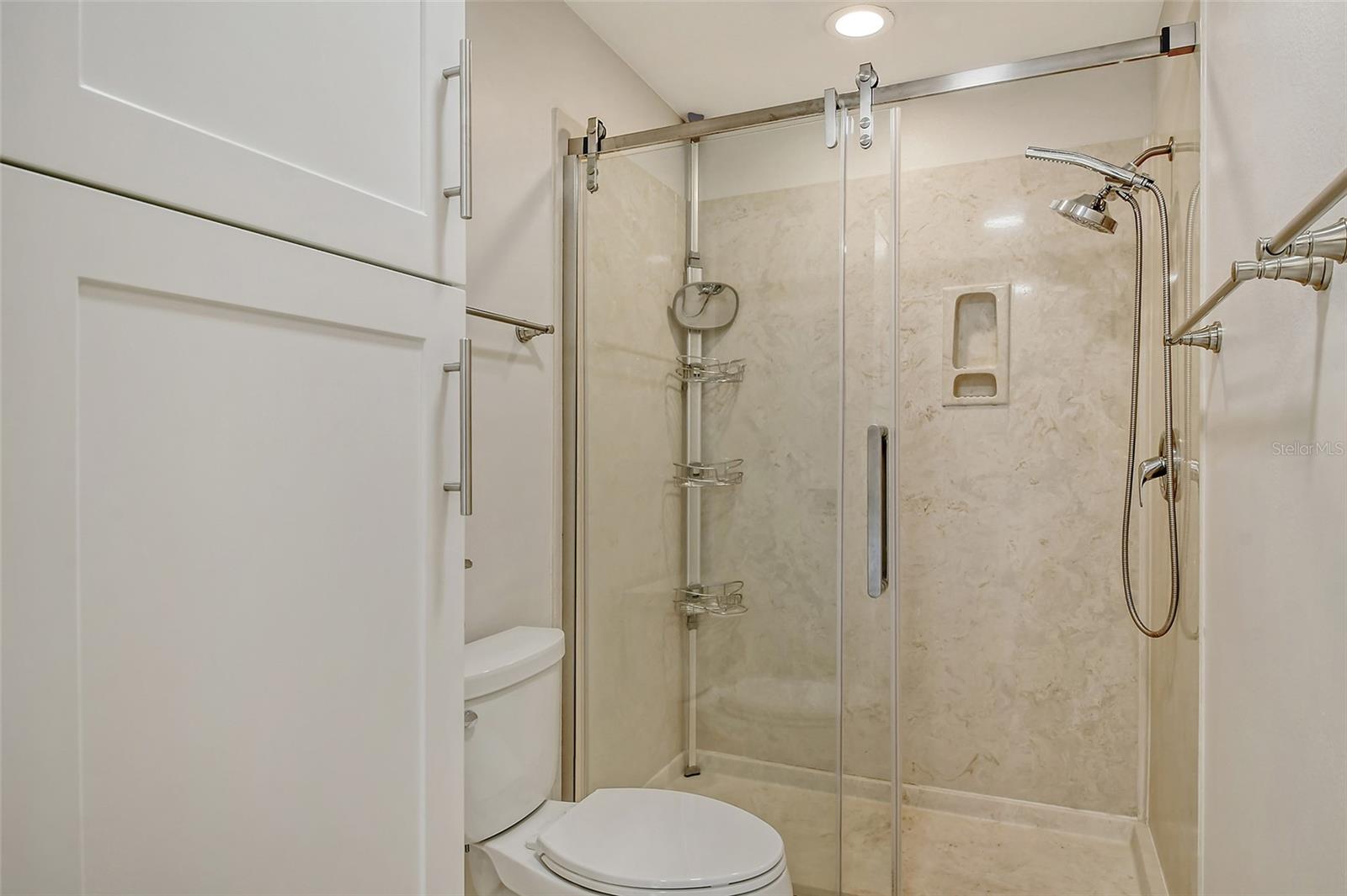 OAKLEY GREEN - Residential Lease