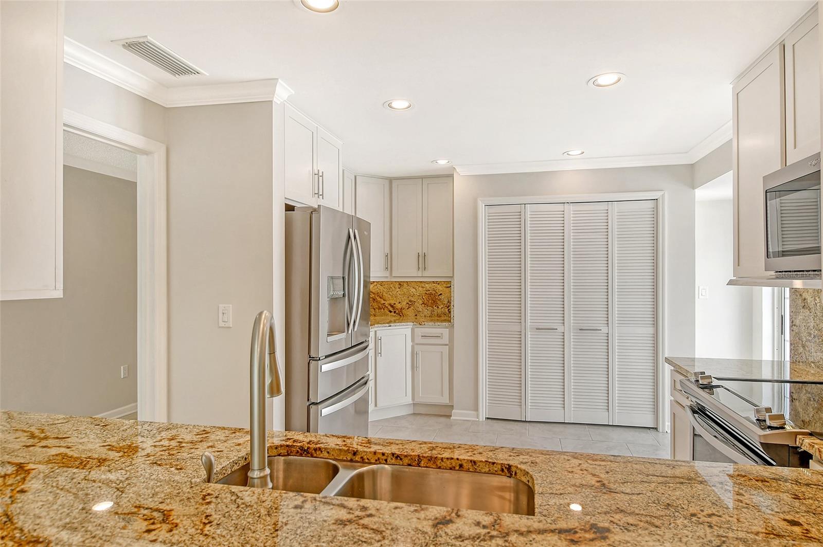 OAKLEY GREEN - Residential Lease