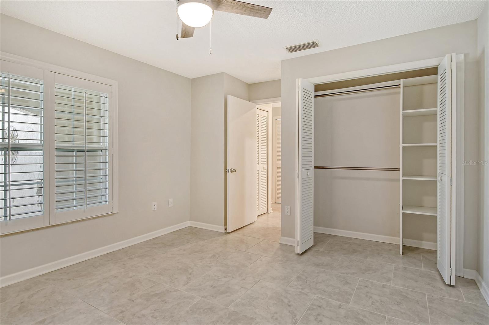OAKLEY GREEN - Residential Lease