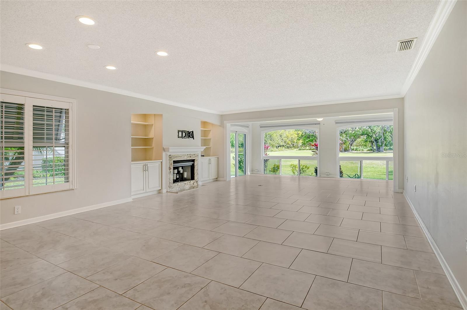 OAKLEY GREEN - Residential Lease