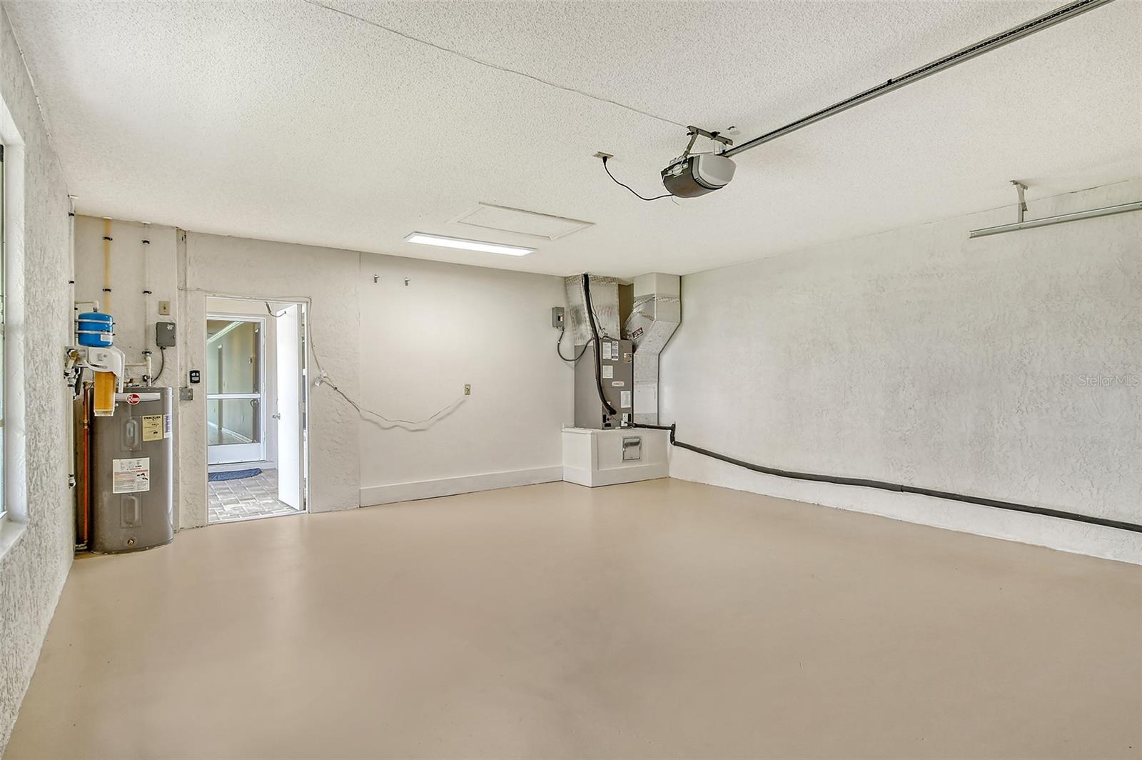 OAKLEY GREEN - Residential Lease
