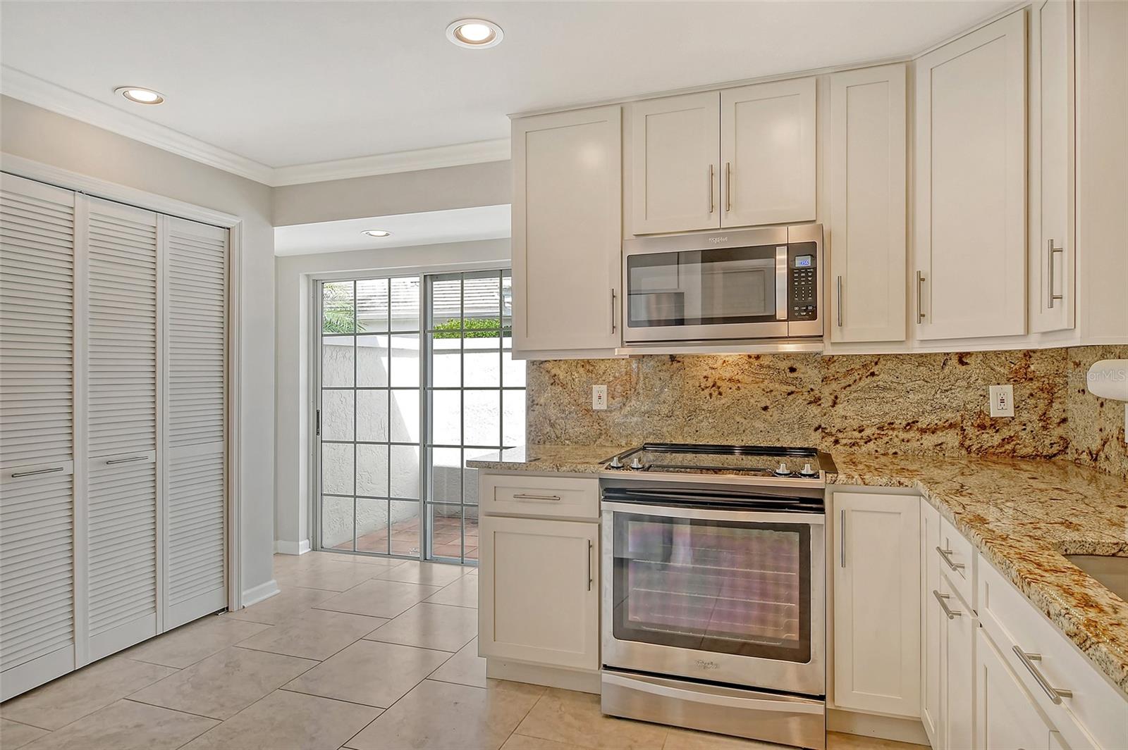 OAKLEY GREEN - Residential Lease