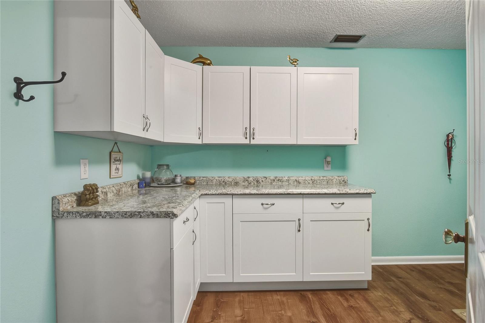 COUNTRY OAKS ESTATES - Residential