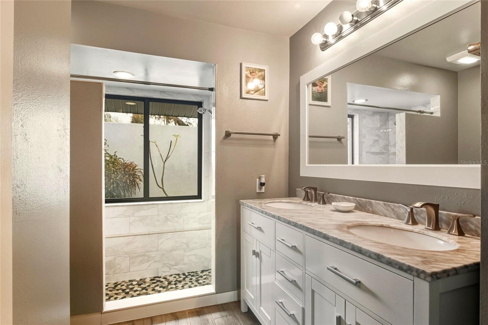 COUNTRY OAKS ESTATES - Residential