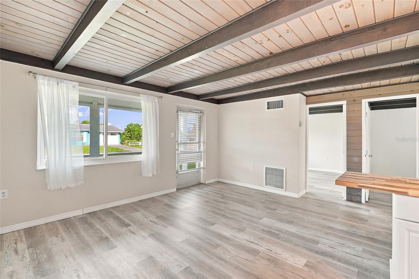 1305 ROCKY CREEK LANE