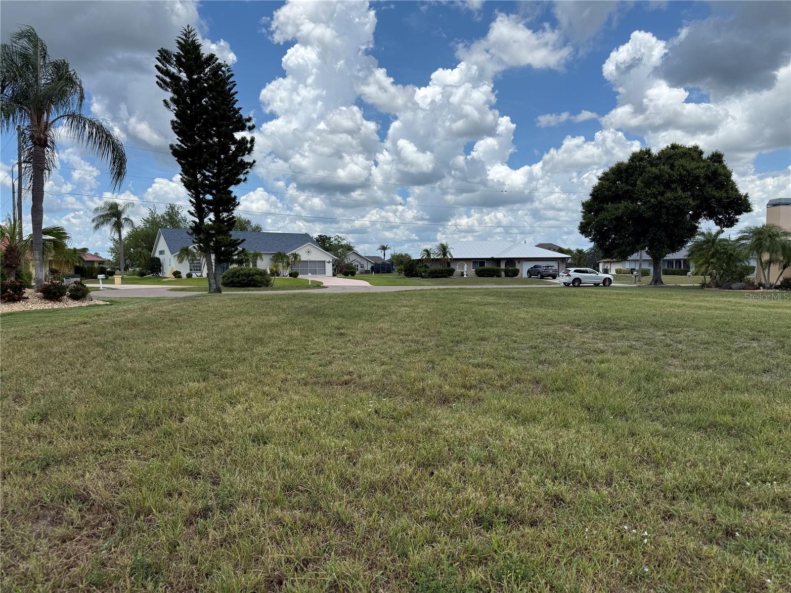 PUNTA GORDA ISLES SEC 23 - Land