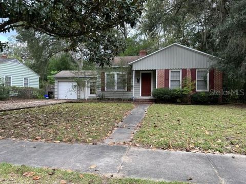 Photo of 1118 NW 10th Avenue, Gainesville, FL 32601 (MLS # GC537416)