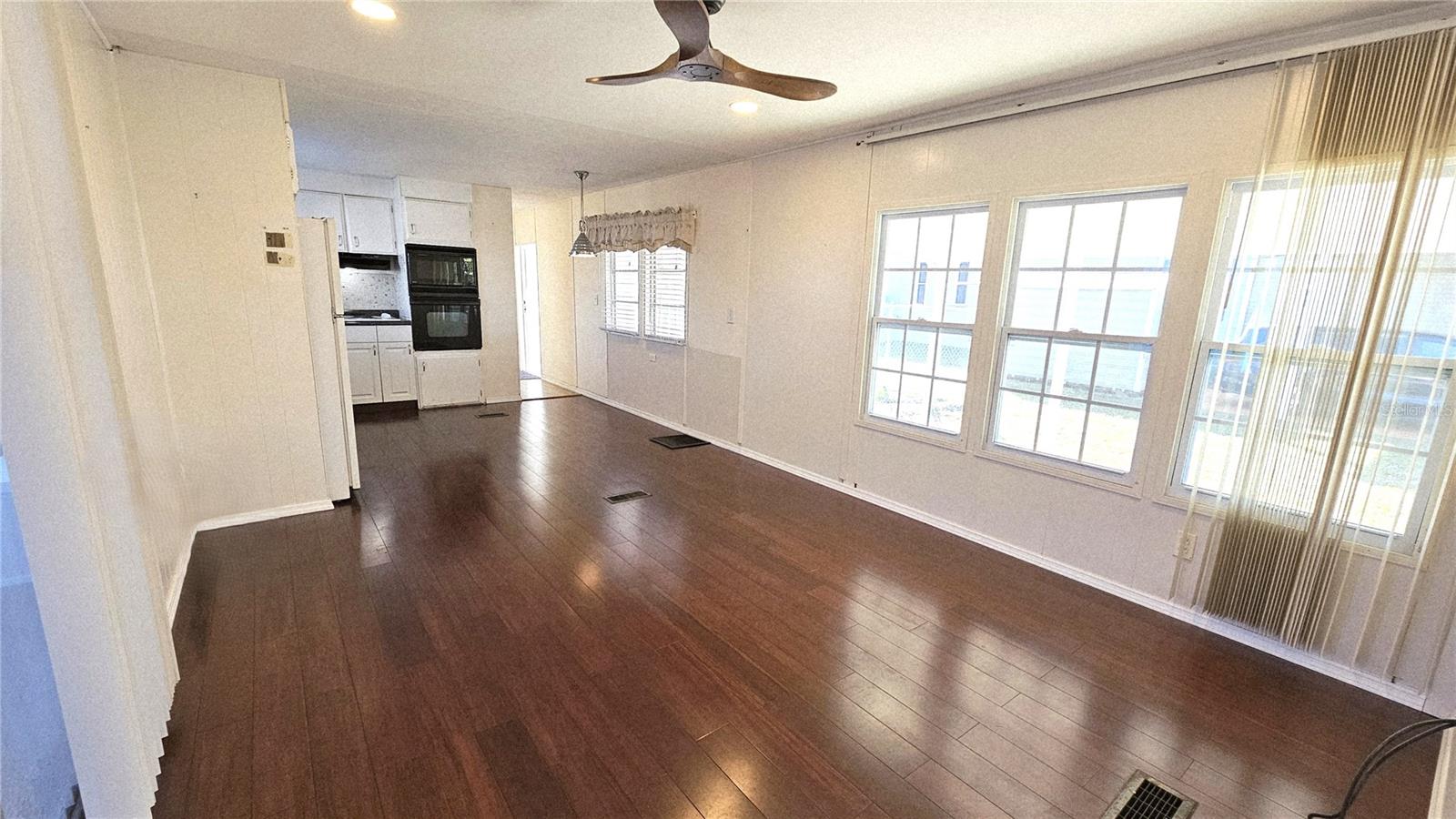 HOL MOB ESTATE 2ND ADD - Residential Lease