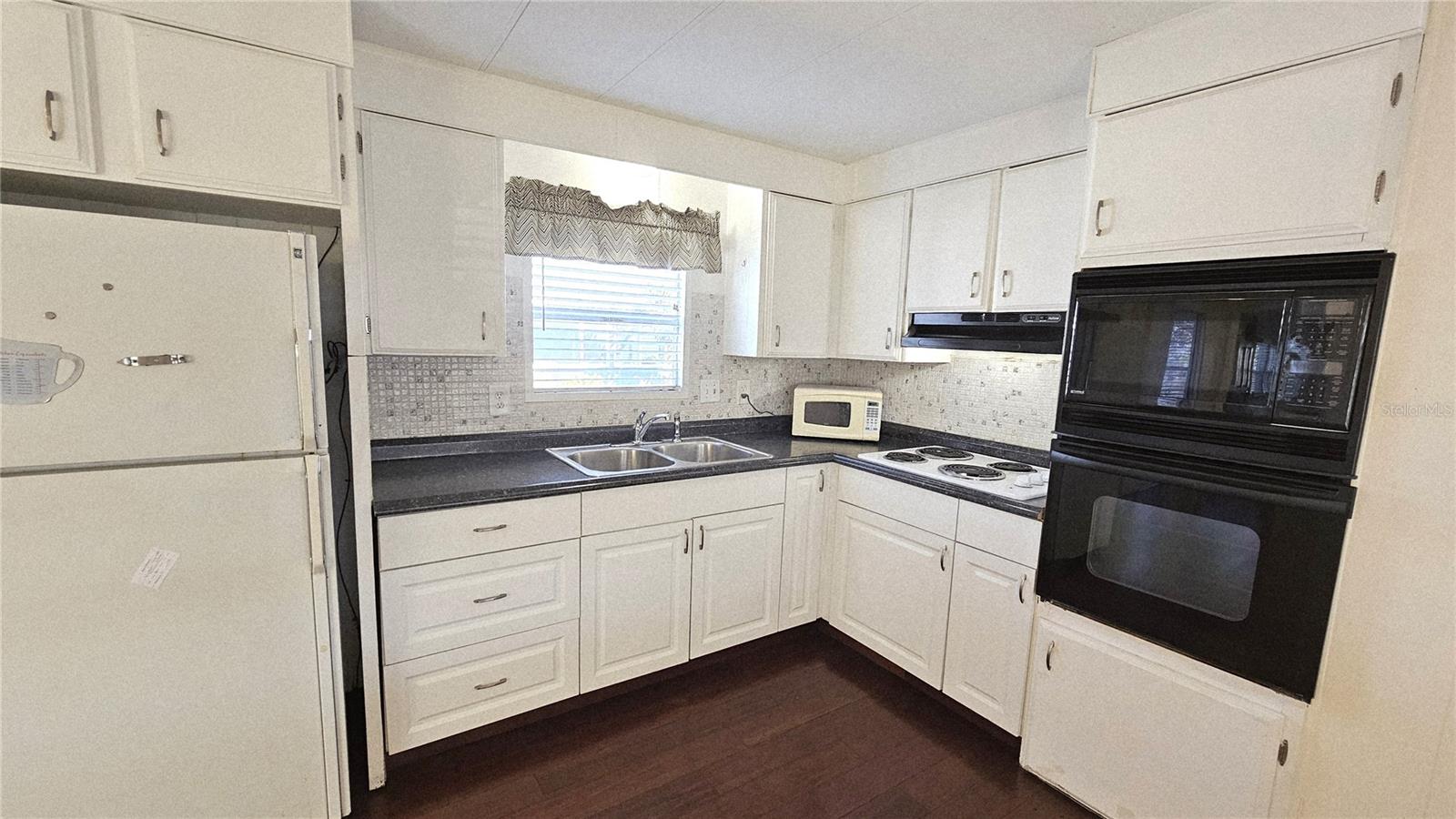 HOL MOB ESTATE 2ND ADD - Residential Lease