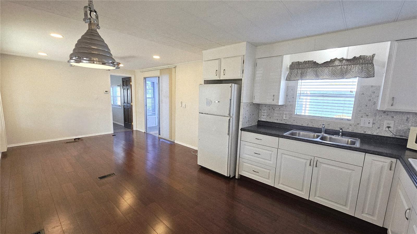 HOL MOB ESTATE 2ND ADD - Residential Lease