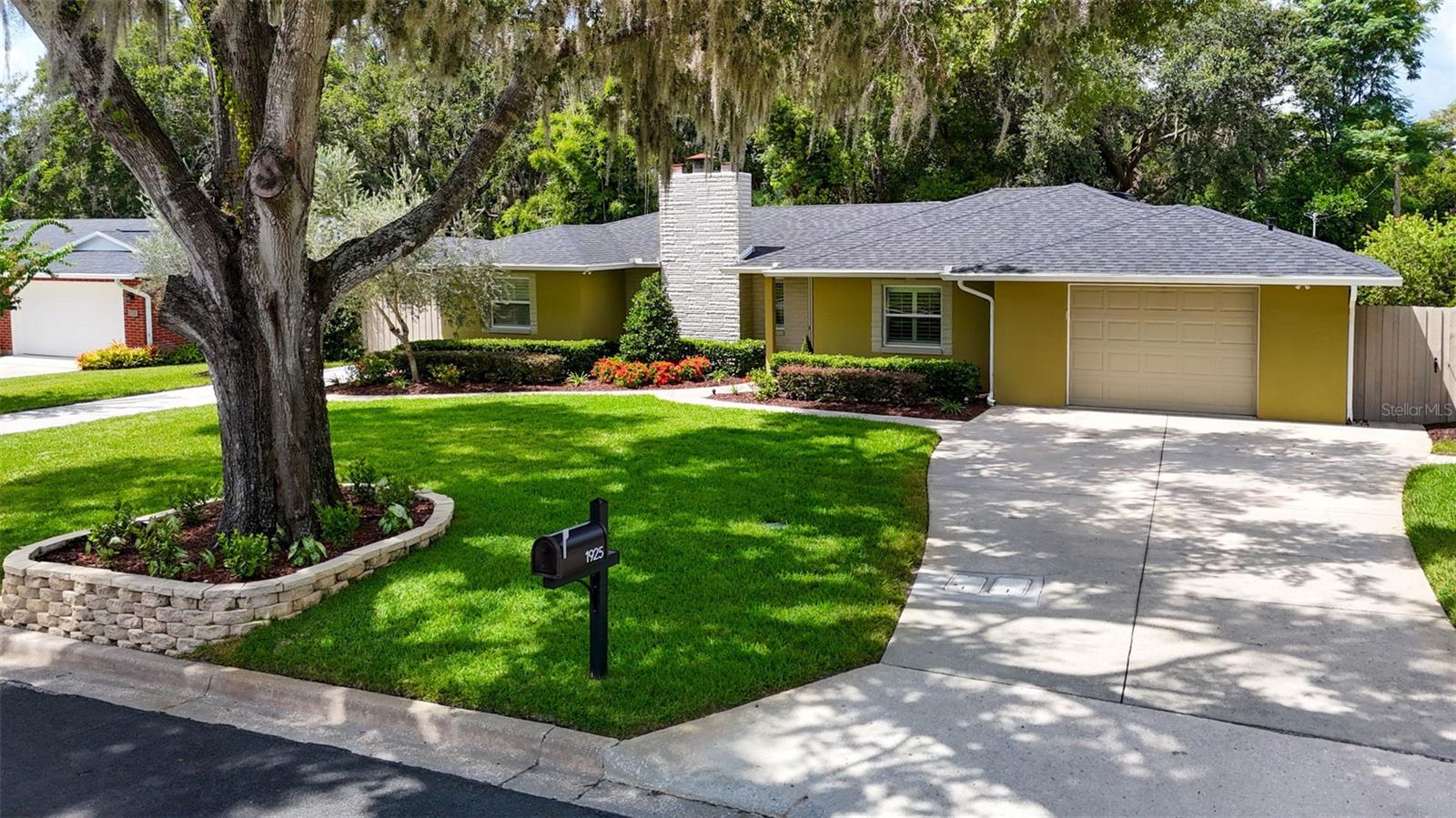 1925 SUNSET ROAD