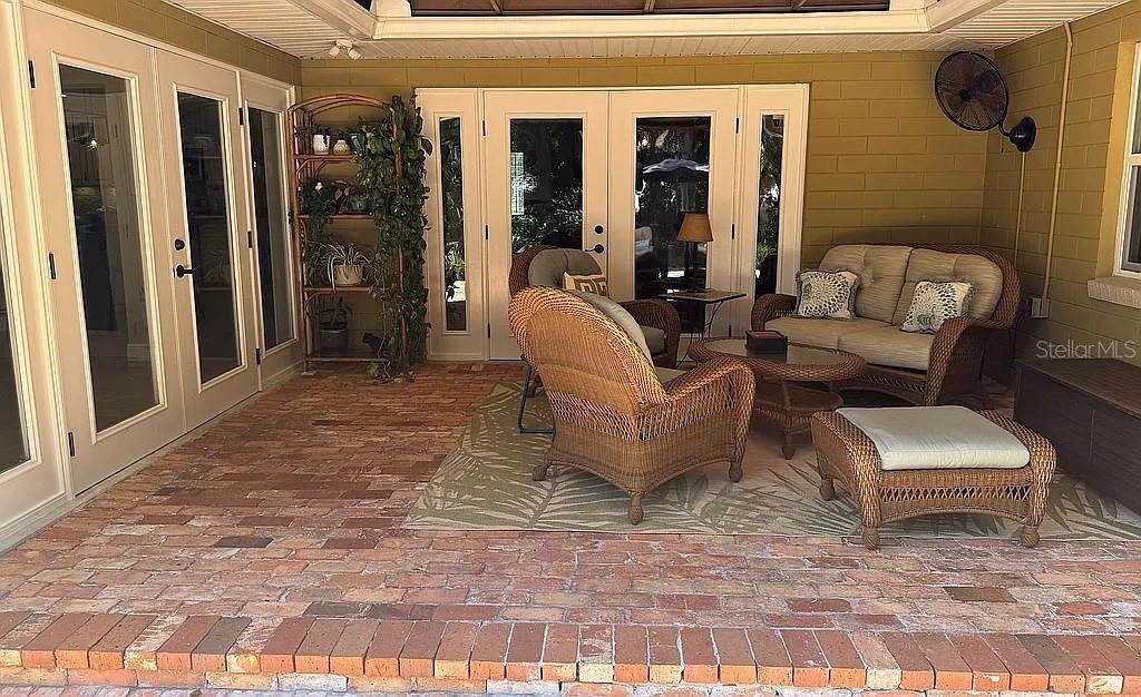 MOUNT DORA PINE CREST UNREC - Residential