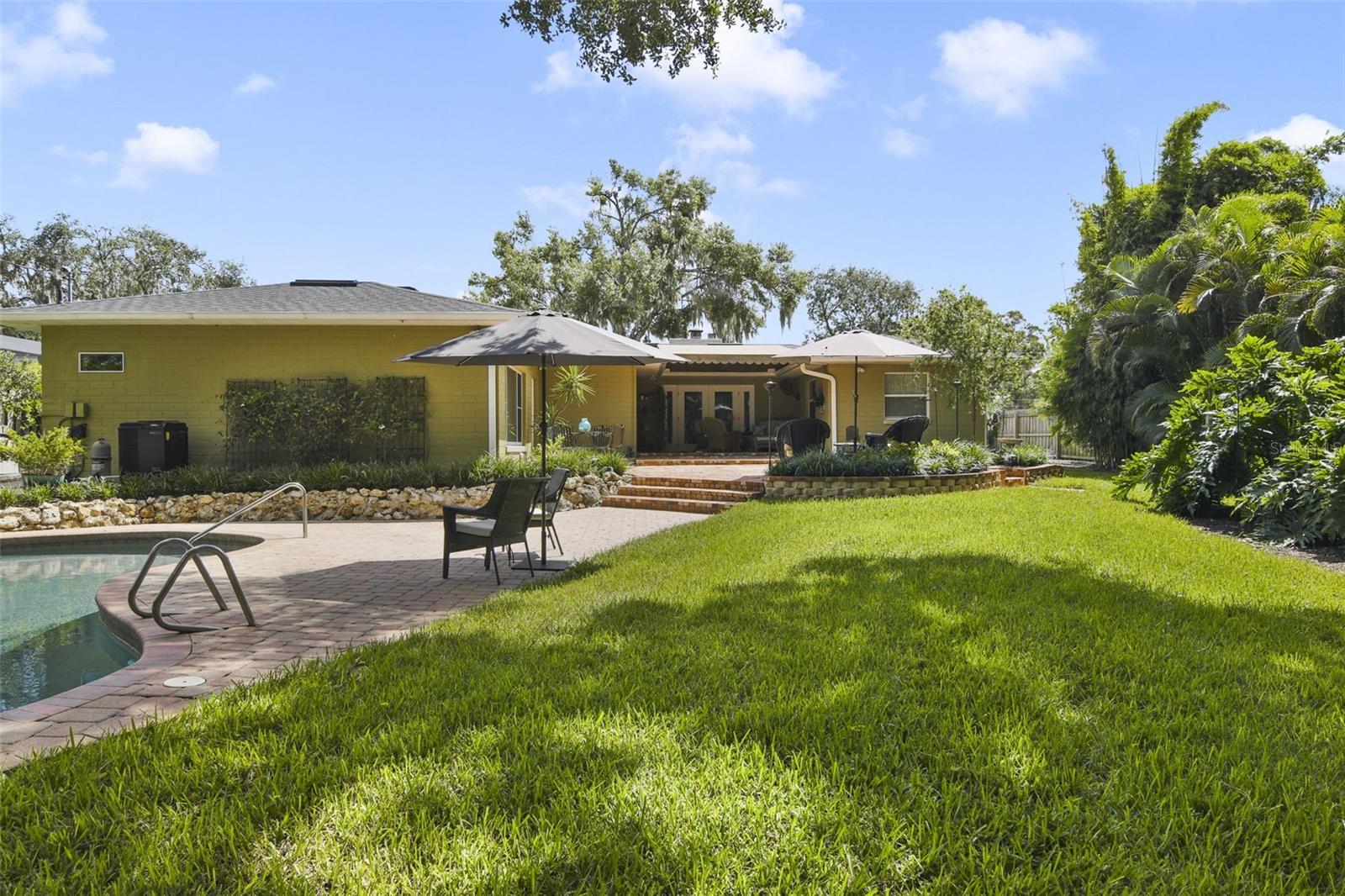 MOUNT DORA PINE CREST UNREC - Residential