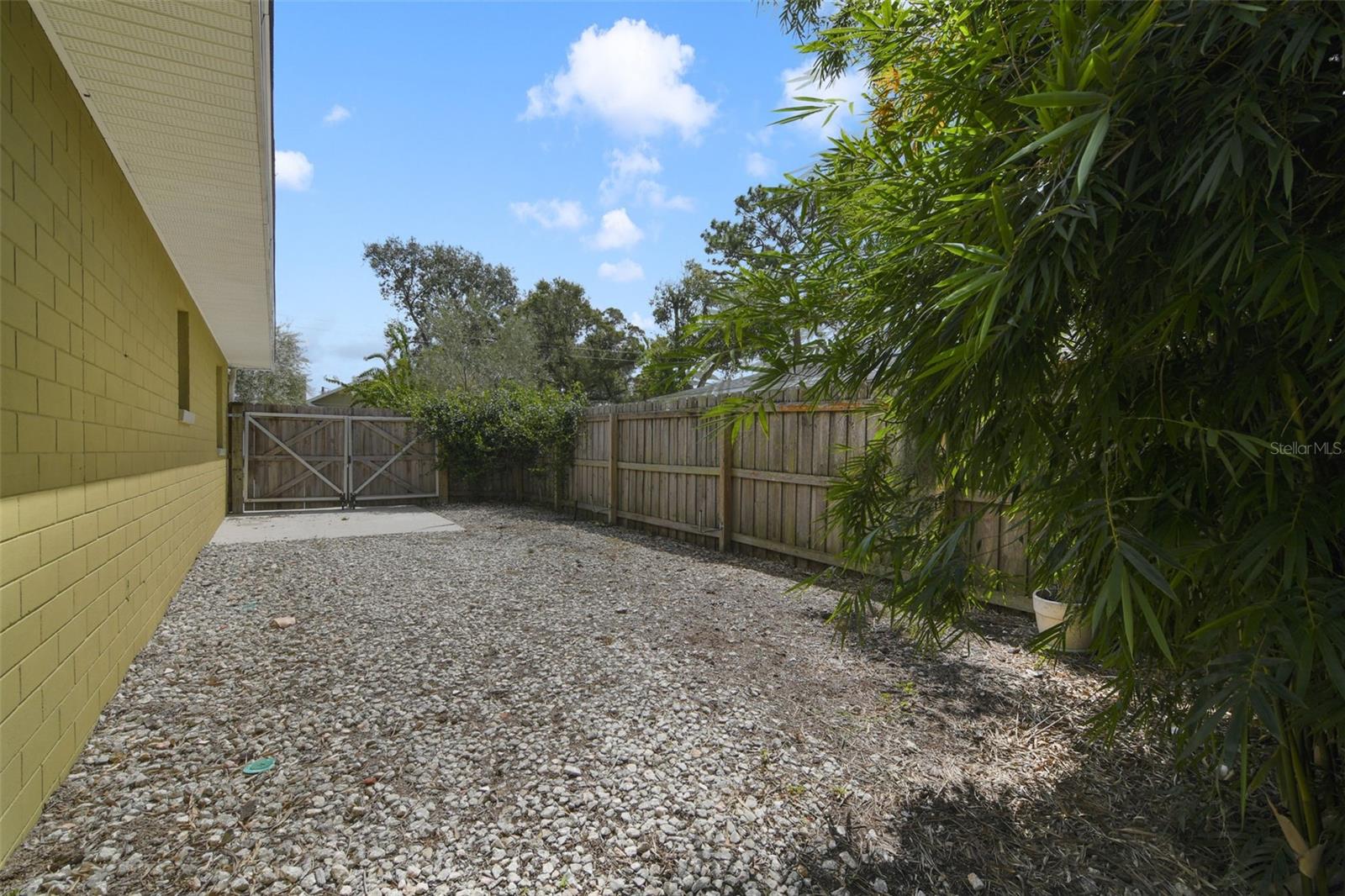 MOUNT DORA PINE CREST UNREC - Residential