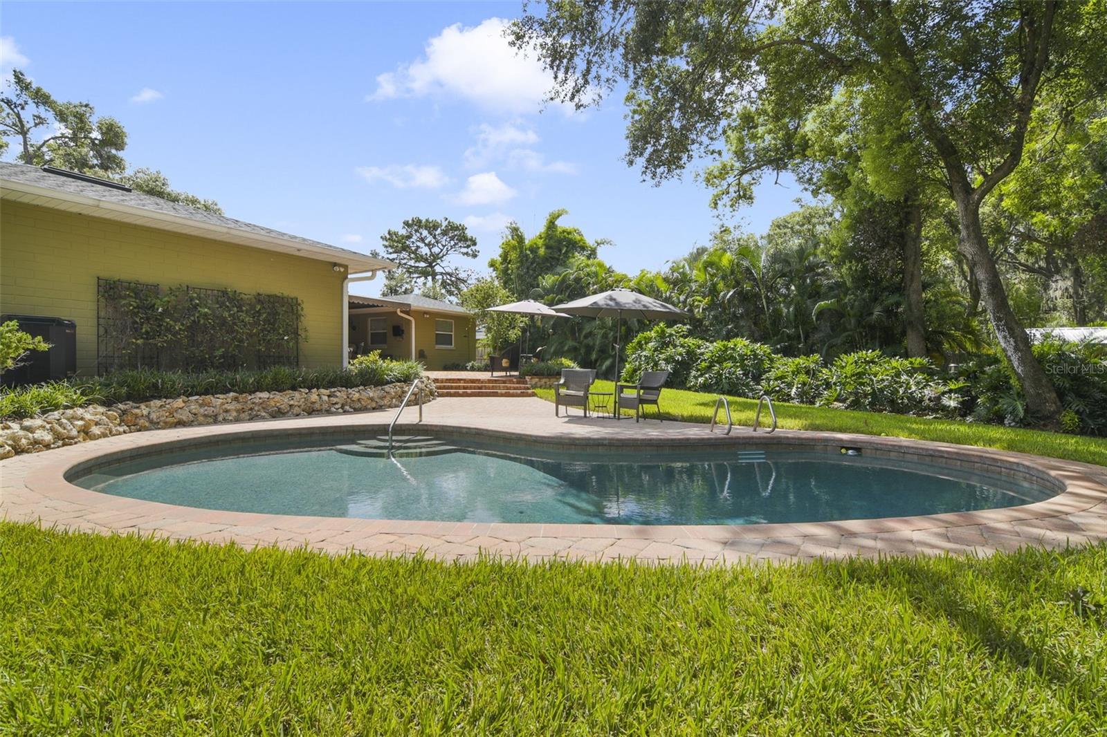 1925 SUNSET ROAD