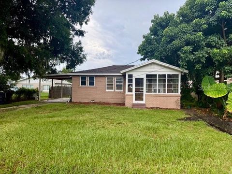 Photo of 888 23rd Street NW, Winter Haven, FL 33881 (MLS # P4936043) Photo of 888 23rd Street NW, Winter Haven, FL 33881 (MLS # P4936043)