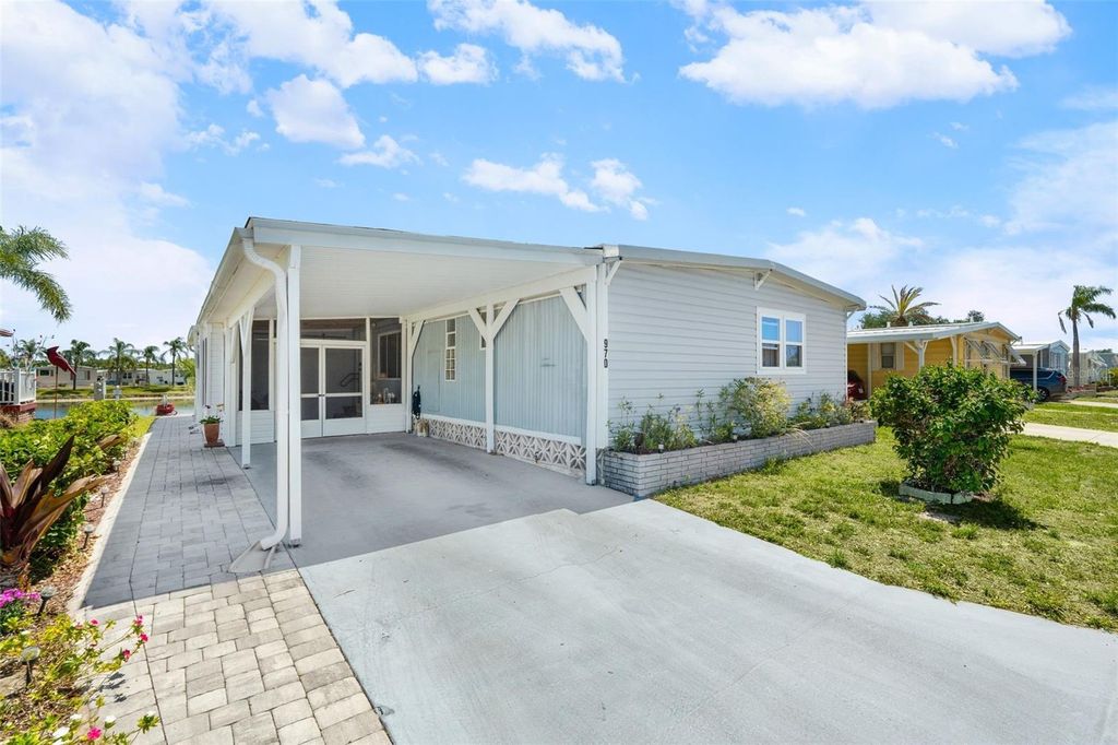 Photo of 970 Jolanda Circle, Venice, FL 34285 (MLS # A4690091)