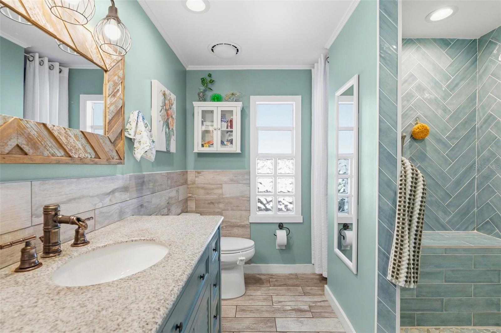 VENICE ISLE - Residential