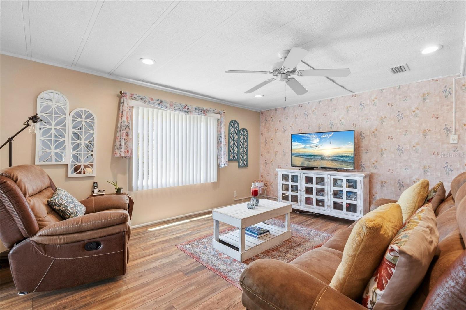 VENICE ISLE - Residential