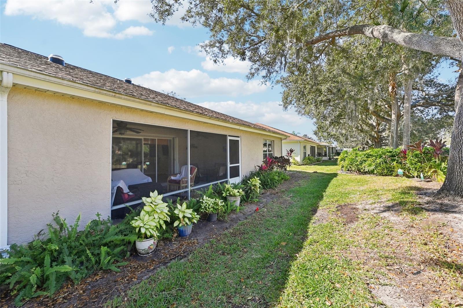 OXFORD II CONDO - Residential