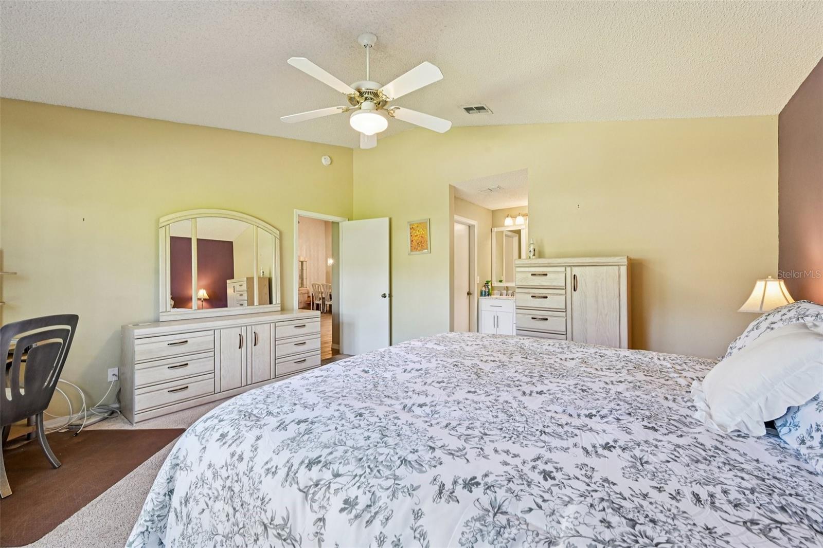 OXFORD II CONDO - Residential