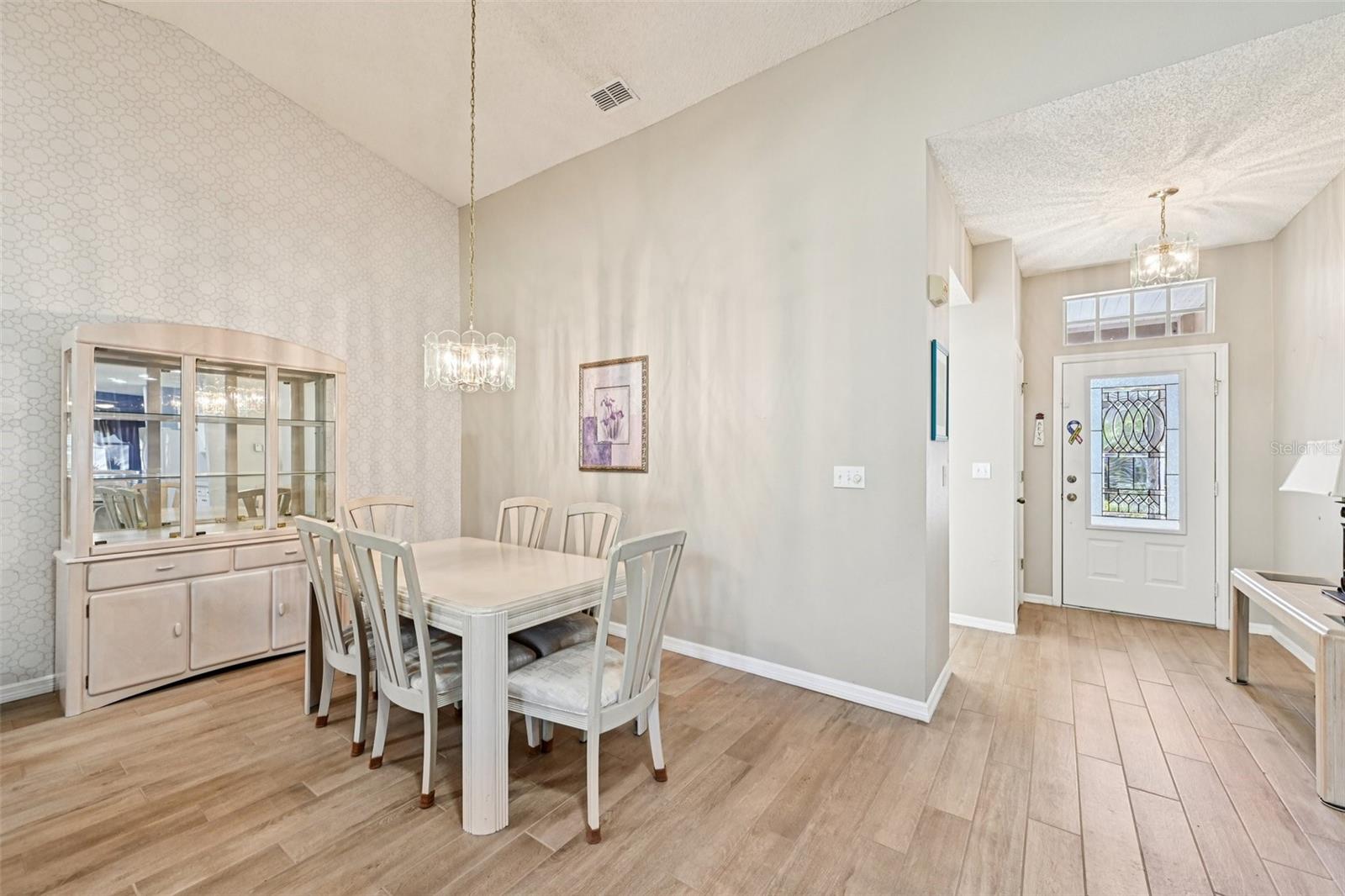 OXFORD II CONDO - Residential