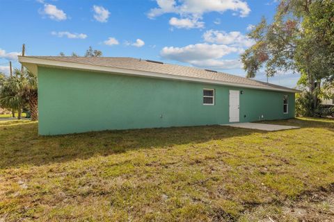 A home in WINTER HAVEN