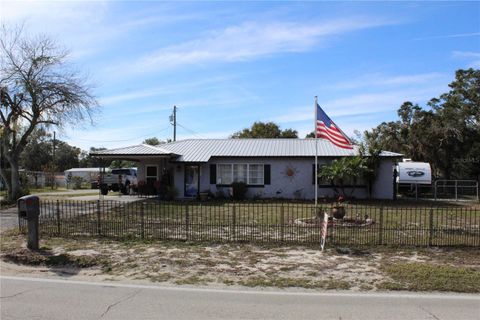 A home in LAKE WALES