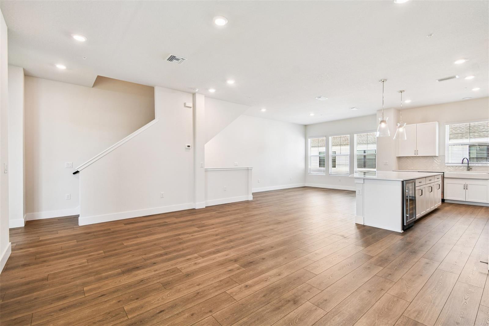 EMERALD LANDING AT WATERSIDE - Residential