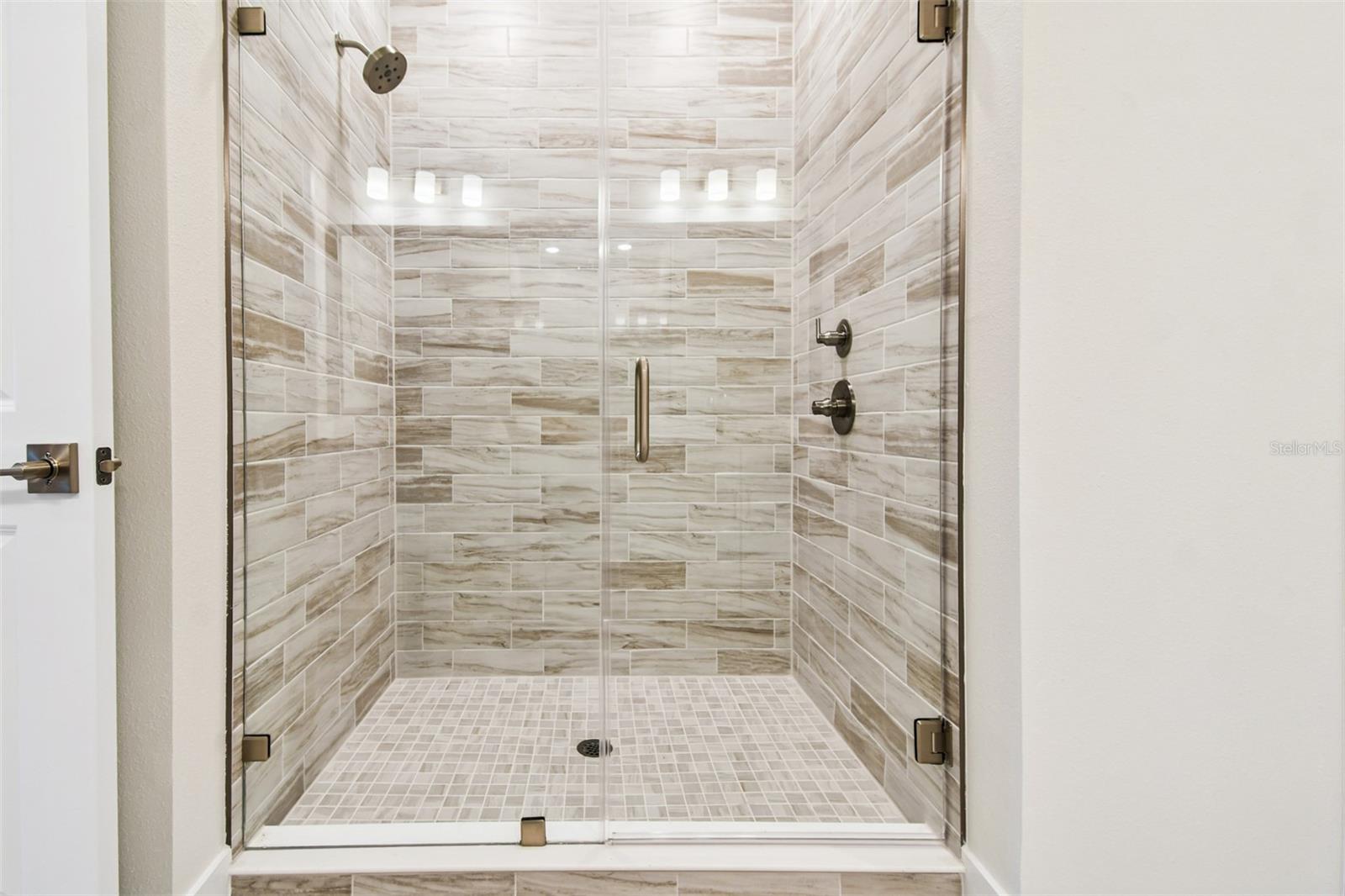 EMERALD LANDING AT WATERSIDE - Residential