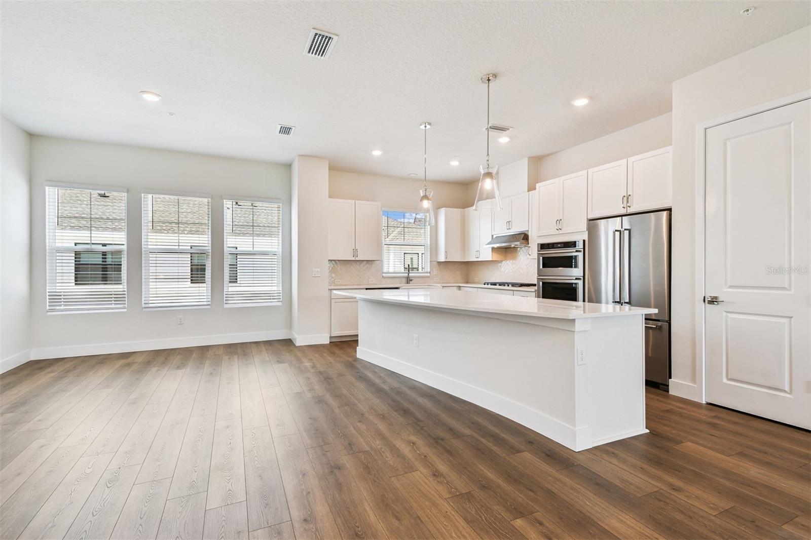 EMERALD LANDING AT WATERSIDE - Residential