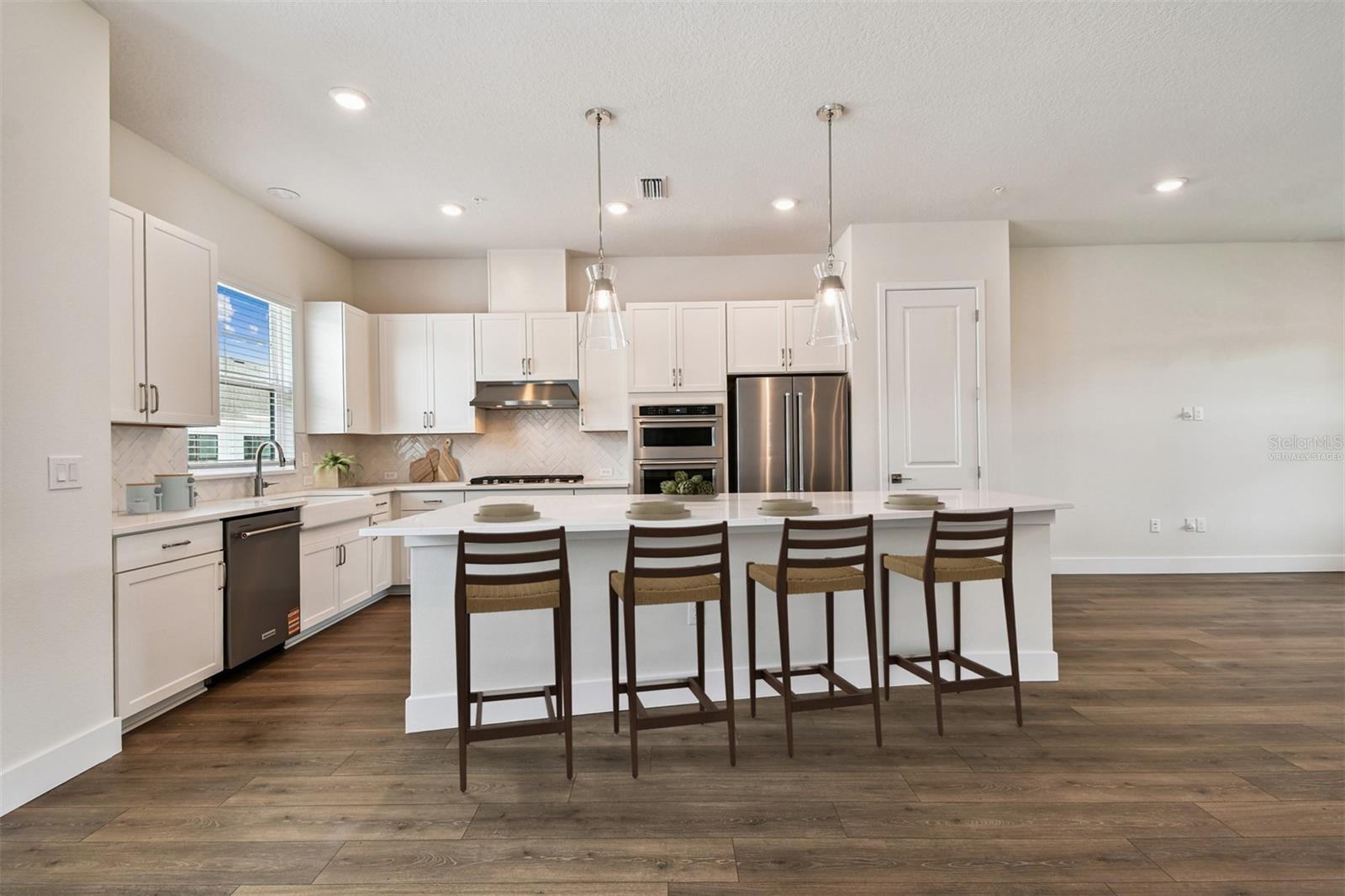 EMERALD LANDING AT WATERSIDE - Residential