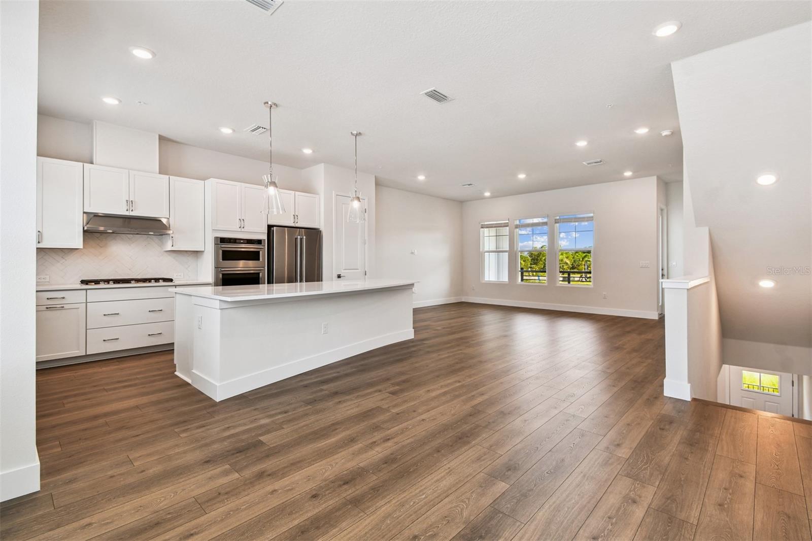 EMERALD LANDING AT WATERSIDE - Residential