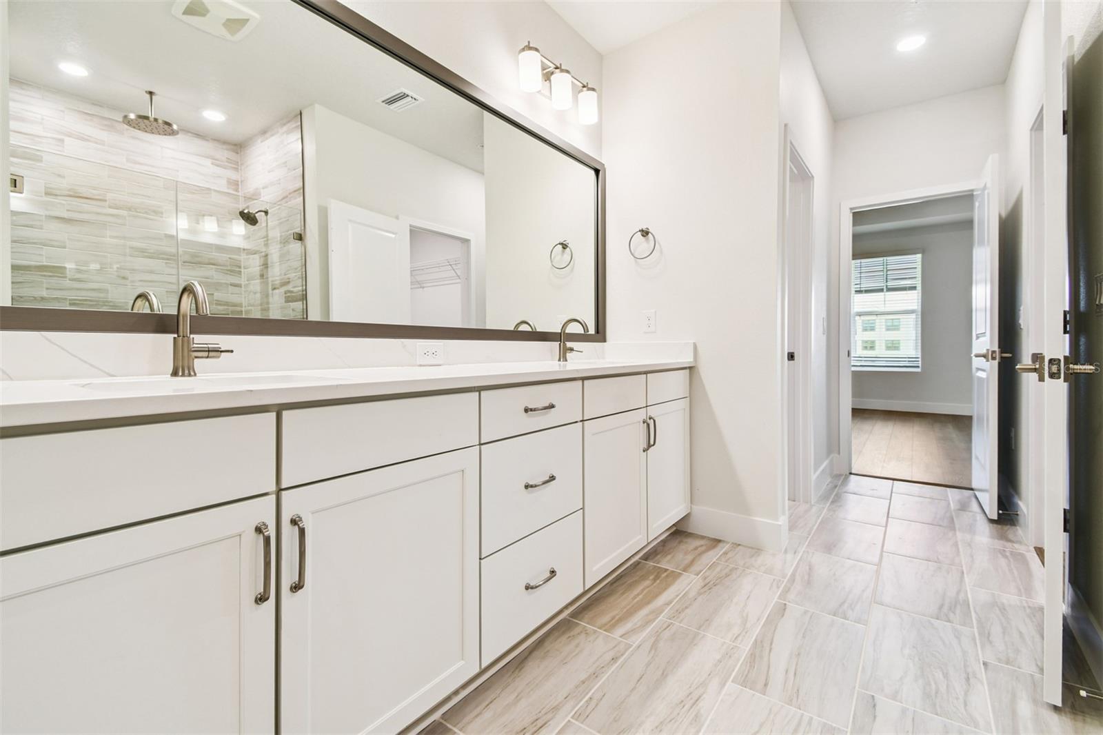 EMERALD LANDING AT WATERSIDE - Residential